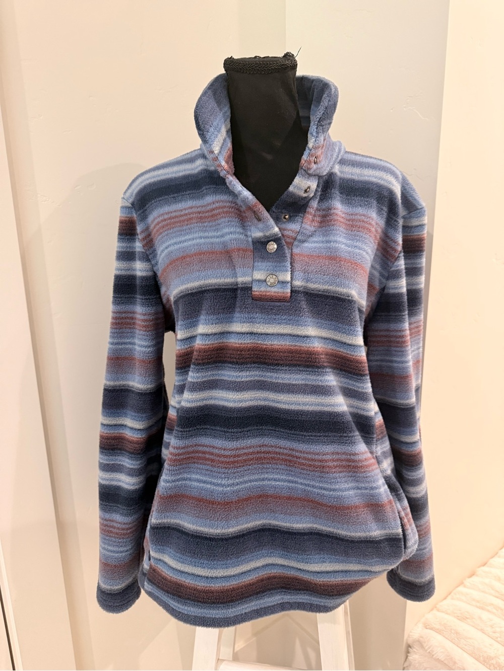 Women’s Nort River Striped Blue Pull-Over Fleece Top with Snap Collar Large